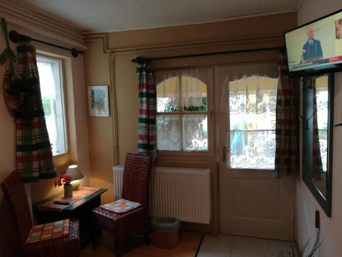 Castello Vendeg Es Apartmanhaz Eğri Dış mekan fotoğraf