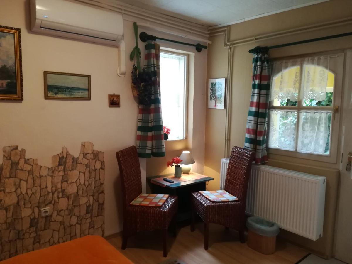 Castello Vendeg Es Apartmanhaz Eğri Dış mekan fotoğraf