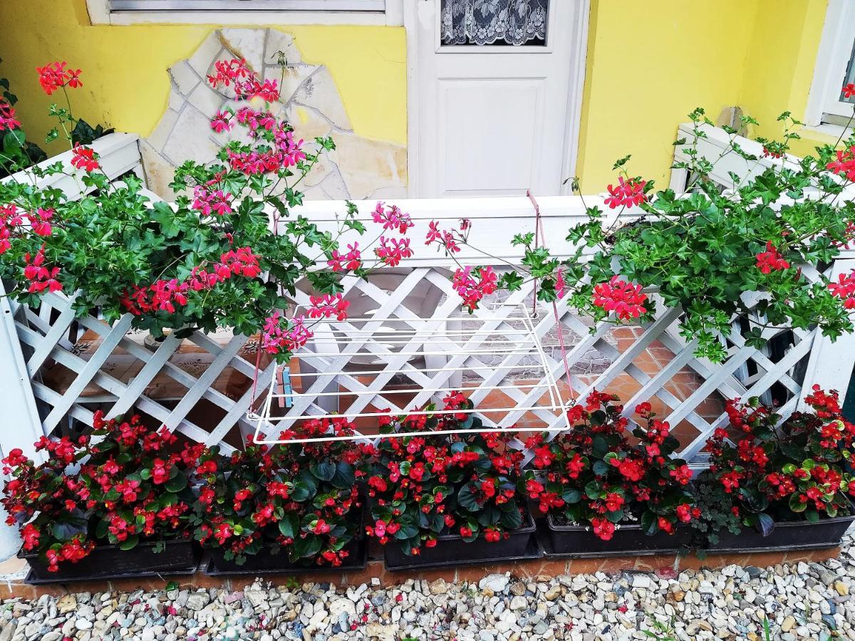 Castello Vendeg Es Apartmanhaz Eğri Dış mekan fotoğraf