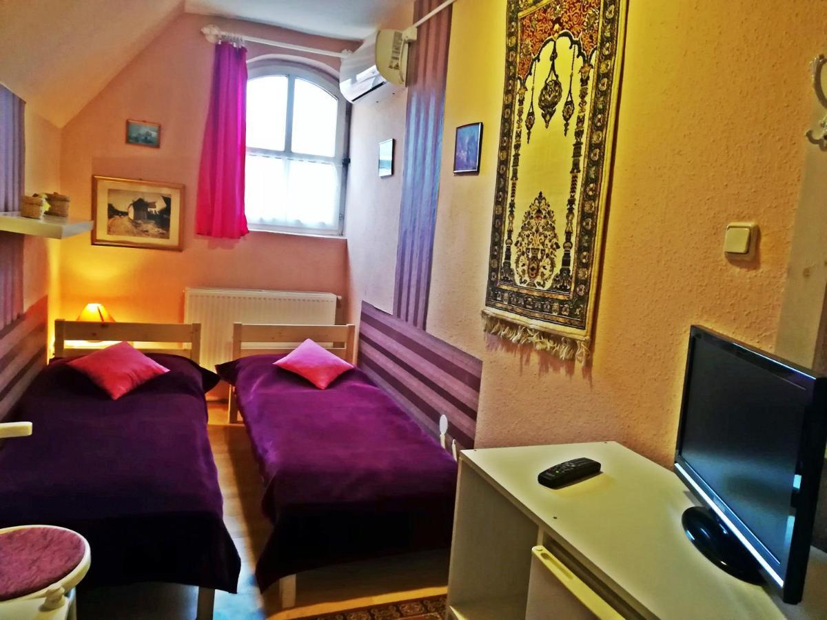 Castello Vendeg Es Apartmanhaz Eğri Dış mekan fotoğraf