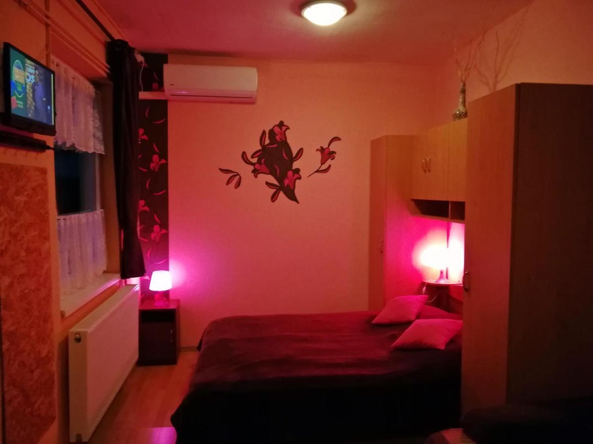 Castello Vendeg Es Apartmanhaz Eğri Dış mekan fotoğraf
