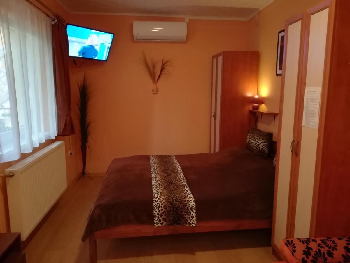 Castello Vendeg Es Apartmanhaz Eğri Dış mekan fotoğraf