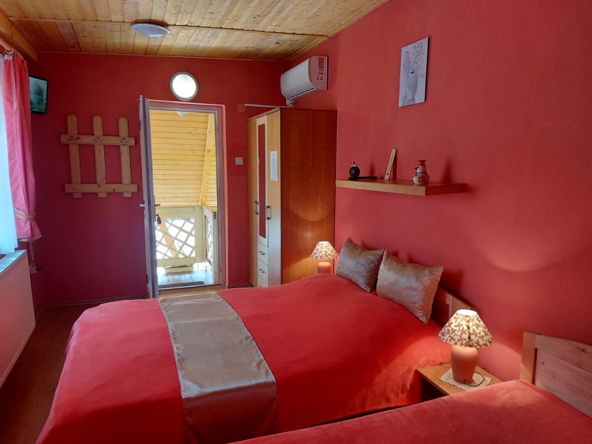 Castello Vendeg Es Apartmanhaz Eğri Dış mekan fotoğraf