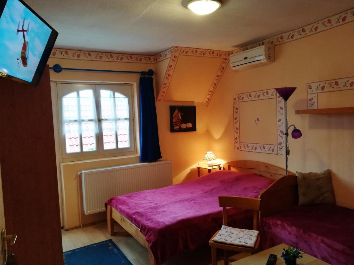 Castello Vendeg Es Apartmanhaz Eğri Dış mekan fotoğraf