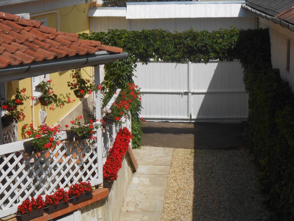 Castello Vendeg Es Apartmanhaz Eğri Dış mekan fotoğraf