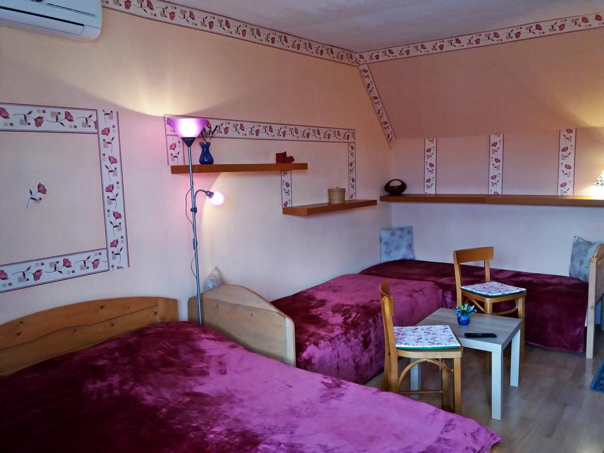 Castello Vendeg Es Apartmanhaz Eğri Dış mekan fotoğraf