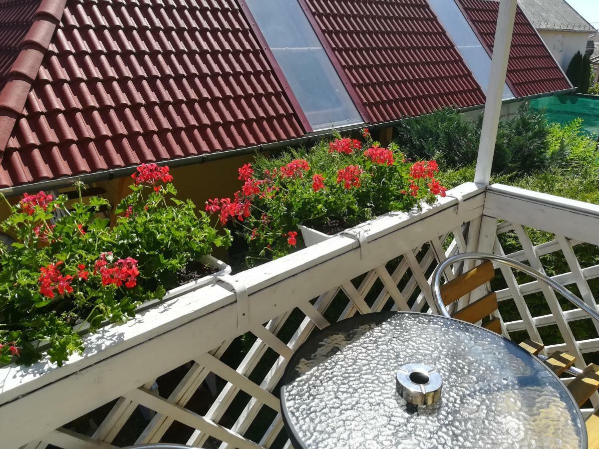 Castello Vendeg Es Apartmanhaz Eğri Dış mekan fotoğraf