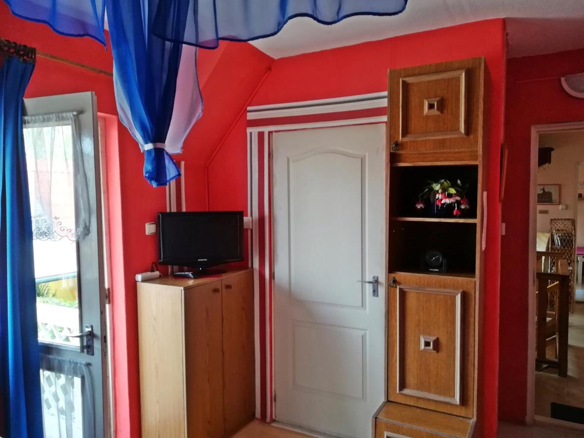 Castello Vendeg Es Apartmanhaz Eğri Dış mekan fotoğraf